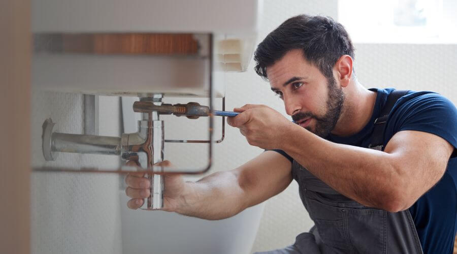 Expert burst pipe repair services in Laughlin Afb, TX